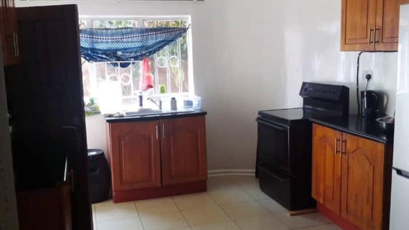 neat-2-bedroom-flat-in-woodlands-borderview-big-5