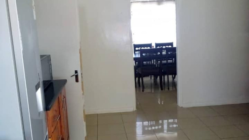 neat-2-bedroom-flat-in-woodlands-borderview-big-2