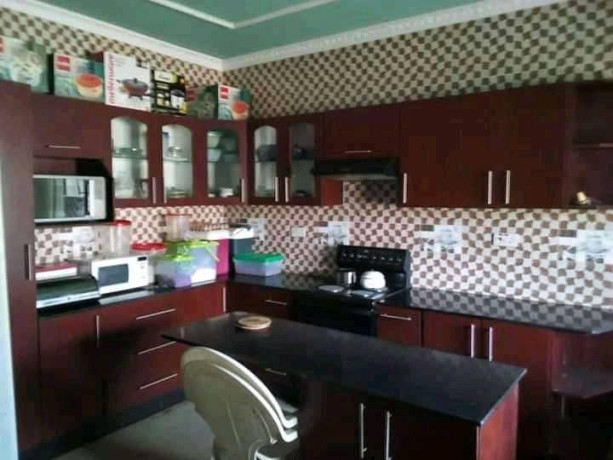 5-bedroom-house-with-office-space-and-guestrooms-big-2