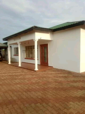 neat-and-spacious-3-bedroom-flat-for-rent-in-libala-south-big-5