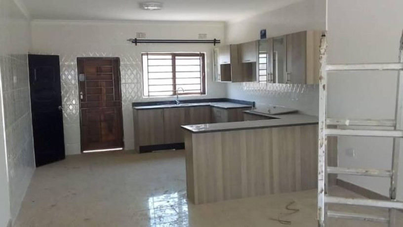 newly-built-spacious-2-3-bedroom-flats-in-chalala-big-4