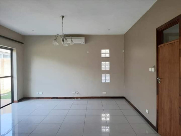 executive-three-bedroom-house-in-kabulonga-sunningdale-big-5