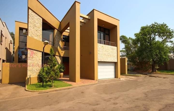 fully-furnished-townhouse-in-roma-big-8