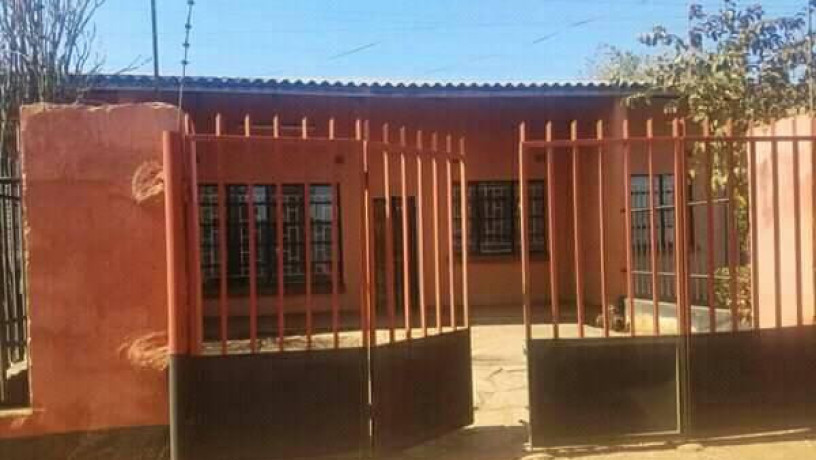 neat-2-bedroomed-flat-for-rent-in-woodlands-extension-lusaka-big-0