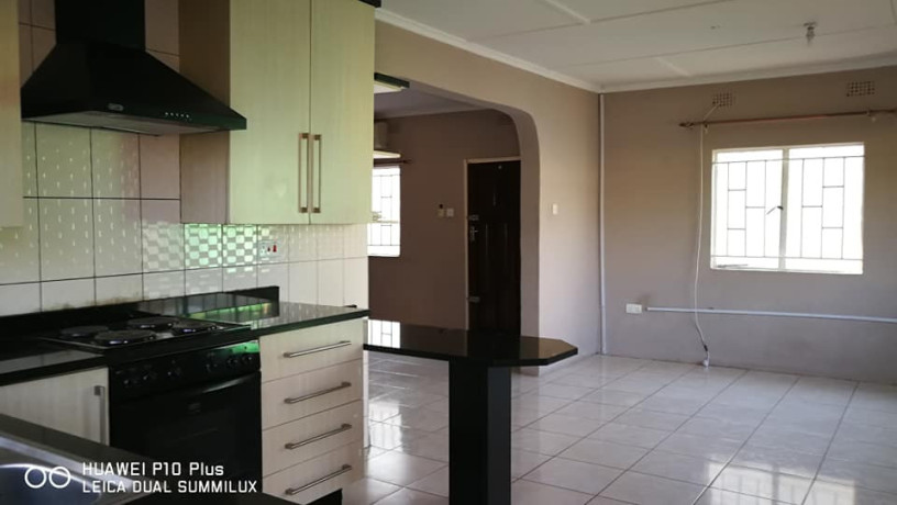 avondale-2-bedroom-flat-with-aircons-big-4