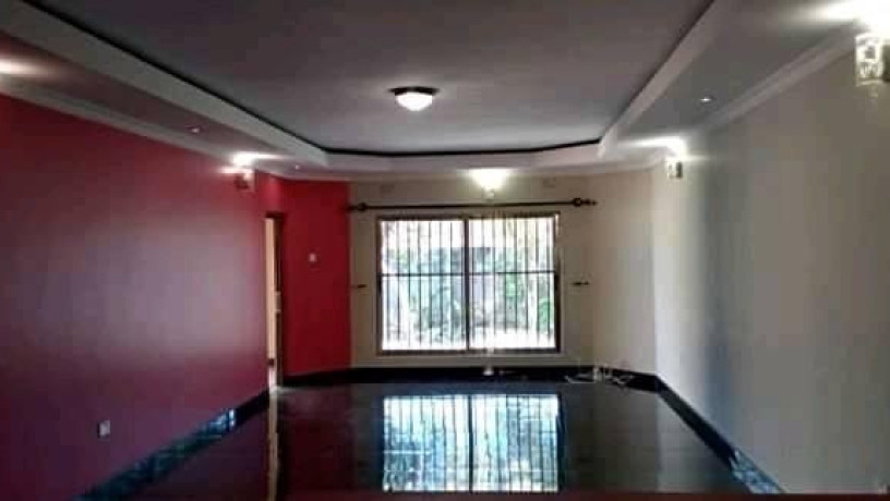 spacious-3-bedroom-flats-for-rent-big-0