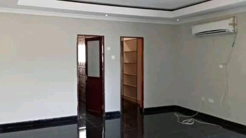 spacious-3-bedroom-flats-for-rent-big-1