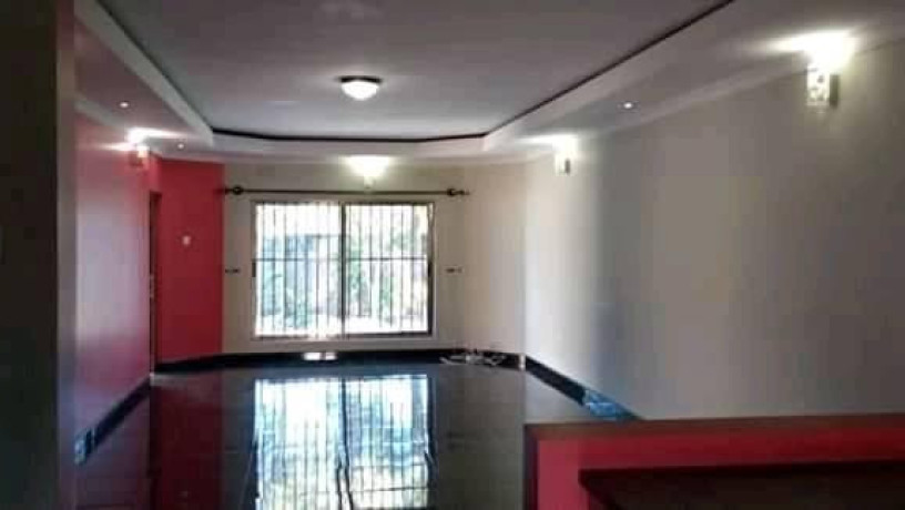 spacious-3-bedroom-flats-for-rent-big-4