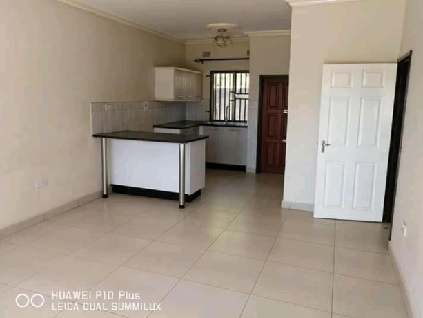 neat-and-spacious-2-bedroom-flat-for-rent-big-5