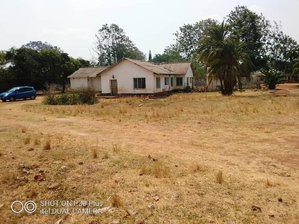 quick-sale-property-5-bedroom-house-in-makeni-bonaventure-big-7