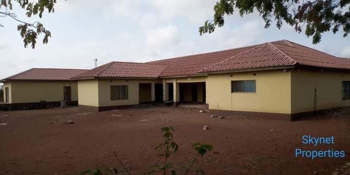 spacious-house-on-a-5-acres-farm-big-1