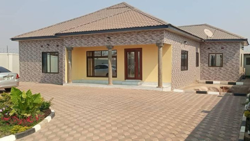 house-for-sale-in-new-kasama-big-3