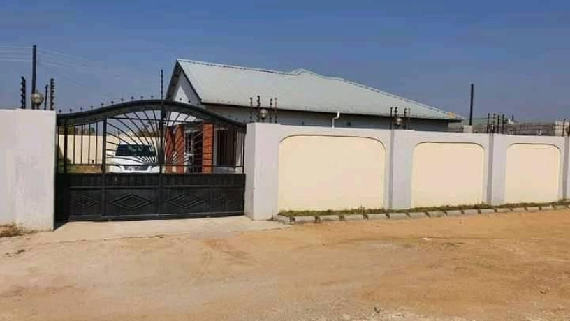 executive-modernised-3-bedroom-house-for-sale-big-0