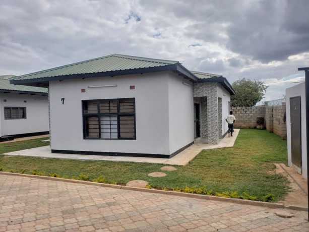 complex-of-7-houses-big-4