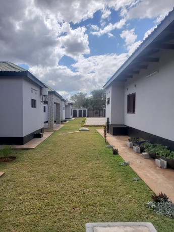 complex-of-7-houses-big-0