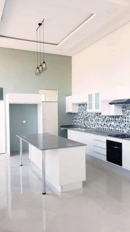 executive-three-bedroom-town-houses-with-own-yard-big-5