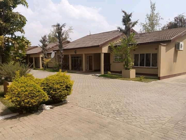 3-bedroom-flat-for-rent-in-kabulonga-big-9