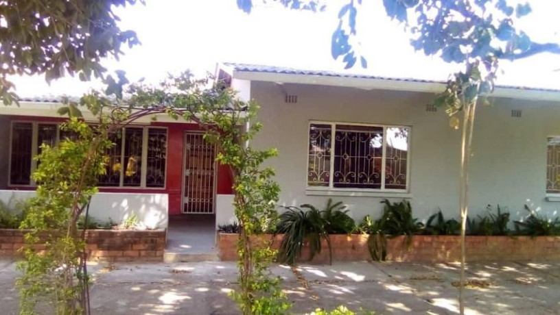 beautiful-4-bedroom-standalone-house-in-north-mead-big-2