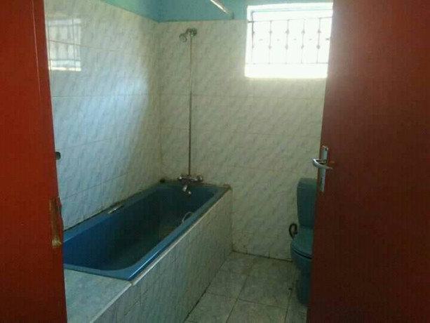 vacant-modern-executive-three-bedroomed-house-in-woodlands-extension-big-4