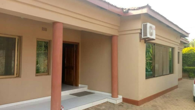 executive-3-bedroom-family-house-in-makeni-bonaventure-big-0