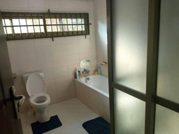 executive-3-bedroom-family-house-in-makeni-bonaventure-big-7