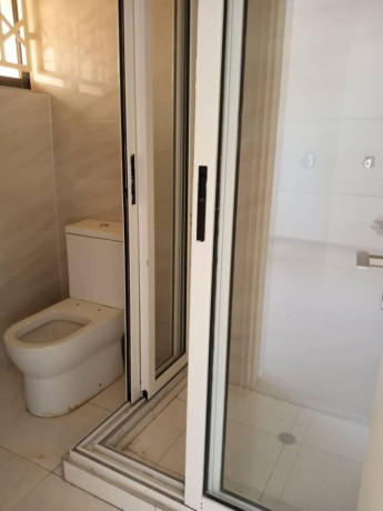 neat-and-spacious-2-bedroom-flat-in-woodlands-borderview-big-1