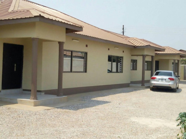2-bedroomed-msc-flat-in-chalala-big-4