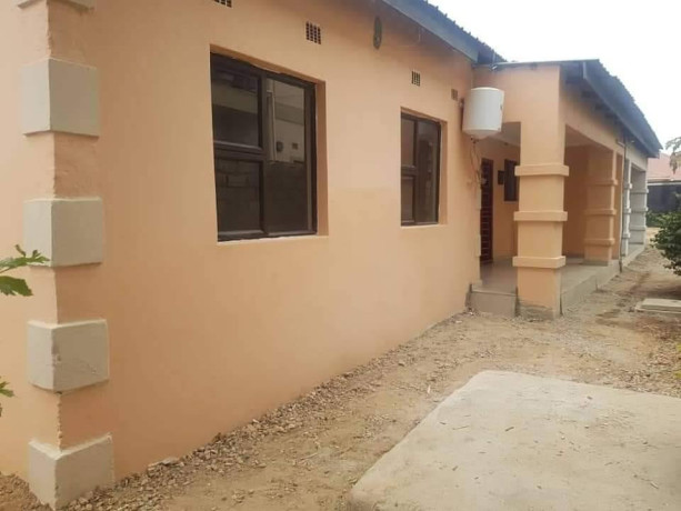 3-bedroom-flat-near-spectra-filling-station-big-5