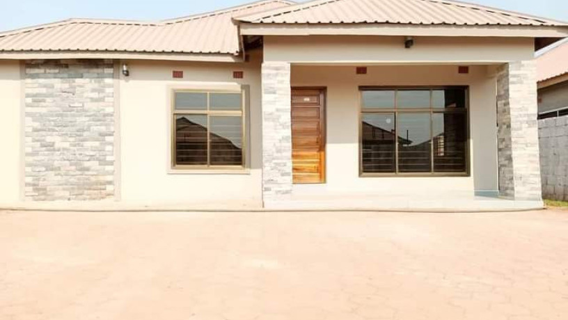 3-bedroom-house-for-sale-in-lilayi-estate-big-1