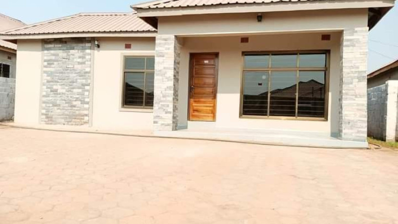 3-bedroom-house-for-sale-in-lilayi-estate-big-8