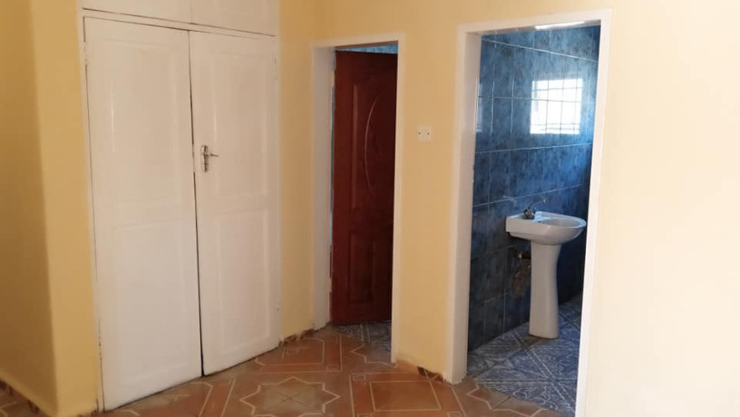 3-bedroom-flat-for-rent-in-makeni-big-3