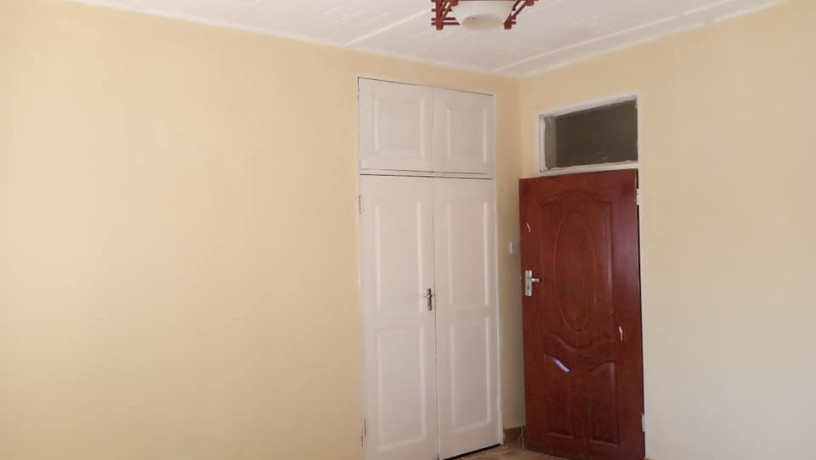 3-bedroom-flat-for-rent-in-makeni-big-6