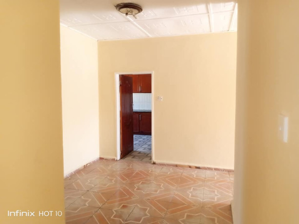 3-bedroom-flat-for-rent-in-makeni-big-4