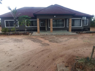 4 Bedroom Standalone House For Sale in Livingstone