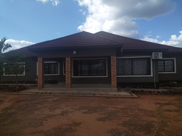 4-bedroom-standalone-house-for-sale-in-livingstone-big-2