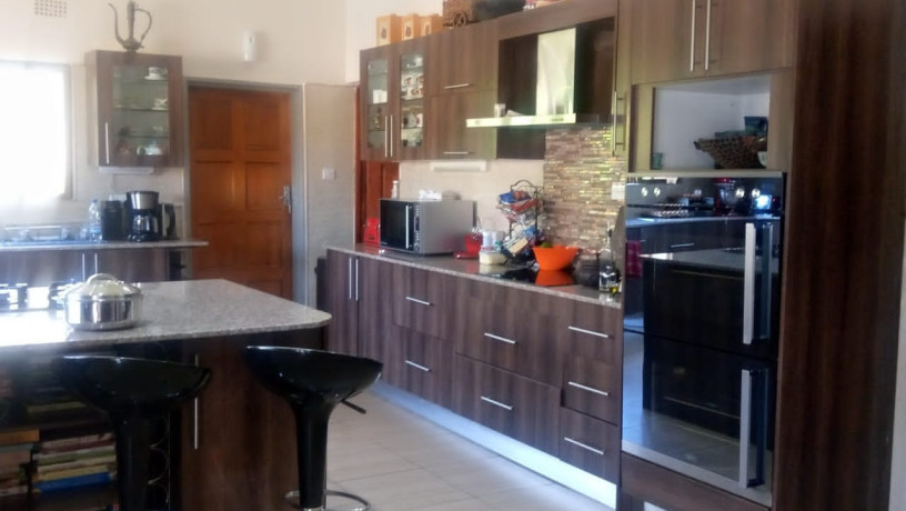 4-bedroom-for-sale-in-roma-park-big-3