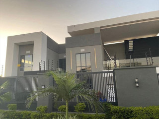 5 Bedroomed Stand Alone House For Rent And Sale in Roma Park