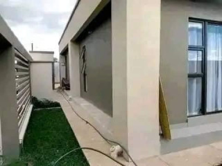3-bedroom-flat-for-rent-in-ibex-hill