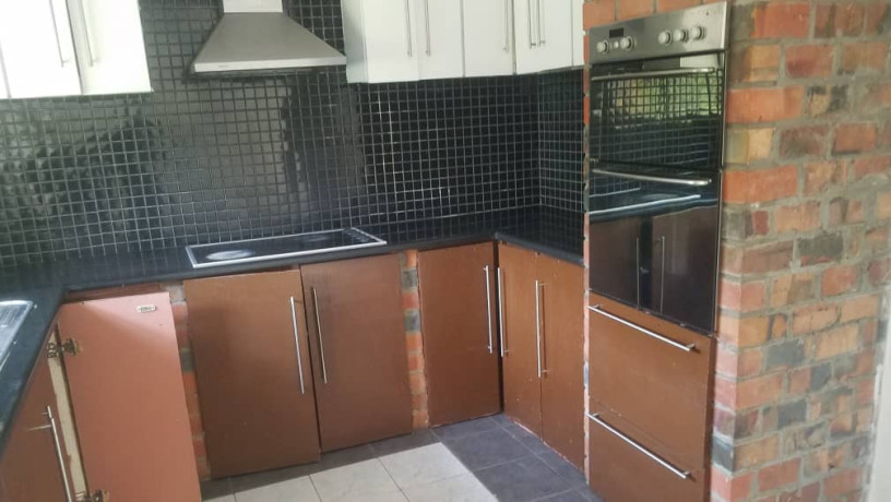 3-bedroom-flat-for-sale-in-rhodes-park-big-5