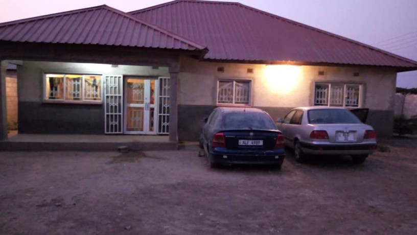 3-bedroom-stand-alone-in-makeni-village-big-0