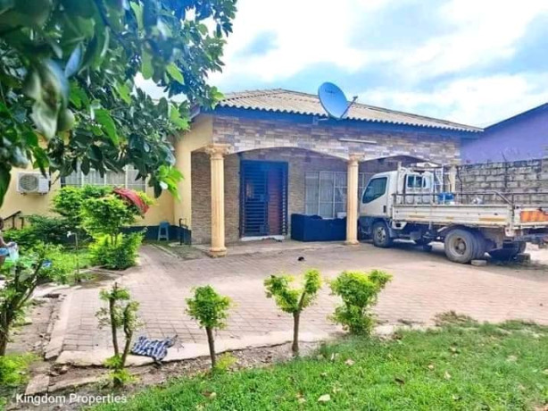 4-bedroom-stand-alone-house-for-sale-in-lilayi-estate-big-1