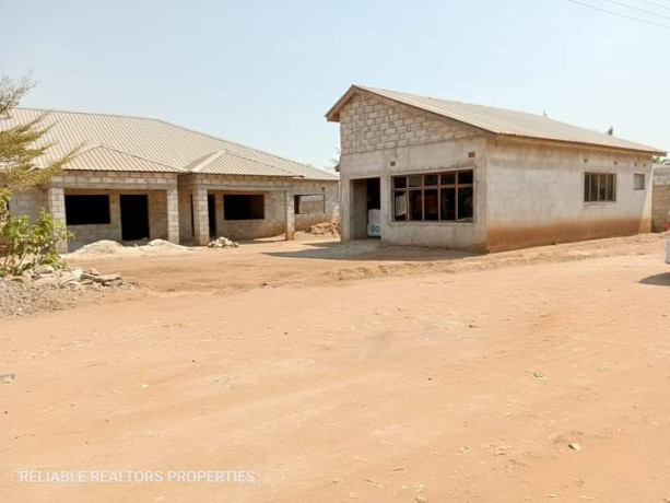 incomplete-houses-for-sale-in-meanwood-ibex-big-3