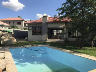 4 Bedroom House For Rent in Roma Park