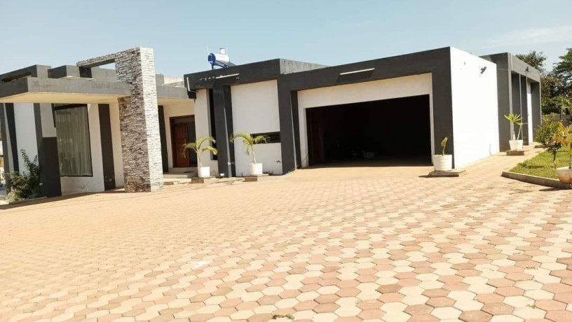 4-bedroom-house-for-sale-in-new-kasama-big-1