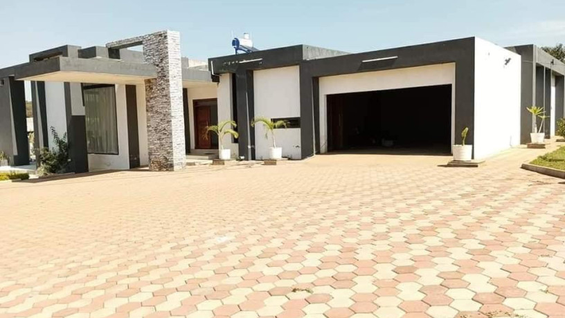 4-bedroom-house-for-sale-in-new-kasama-big-0