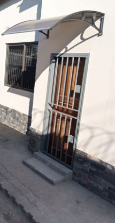 1-bedroom-flat-for-rent-in-kabwata-big-5