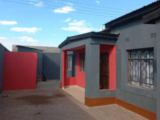 2 Bedroom Flats For Sale in Mutendere