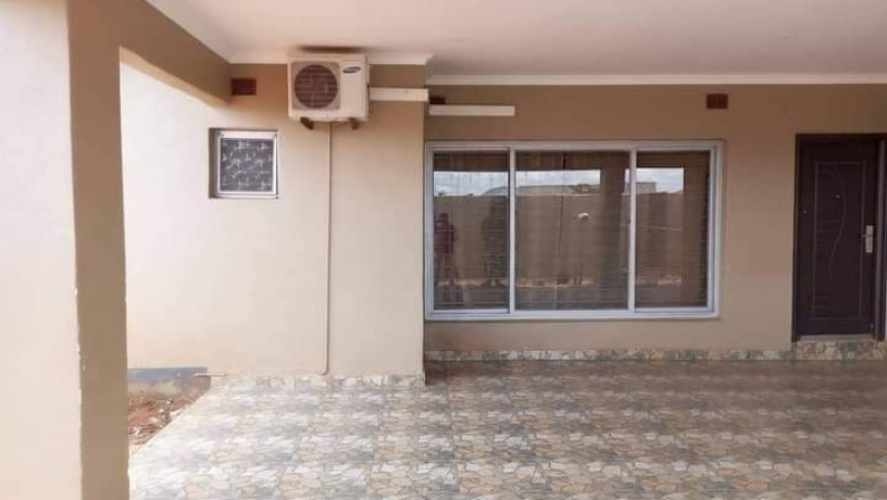 4-bedroom-flat-for-sale-in-chalala-big-3