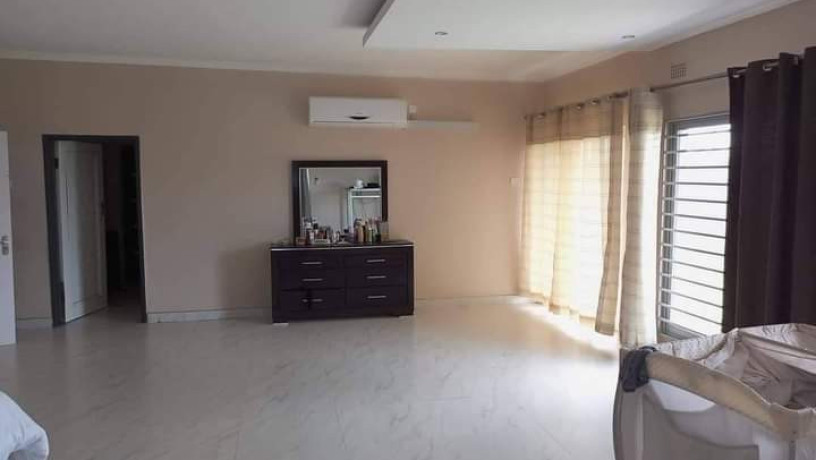 4-bedroom-flat-for-sale-in-chalala-big-4