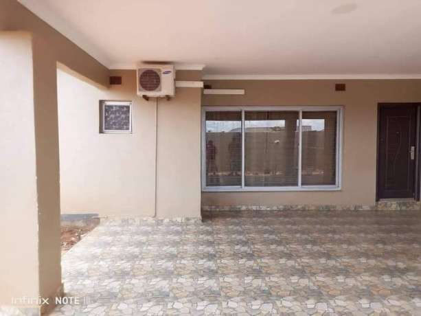 4-bedroom-flat-for-sale-in-chalala-big-3